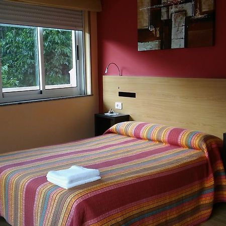 Hostal-Meson Vilasante Tríacastela Exteriör bild