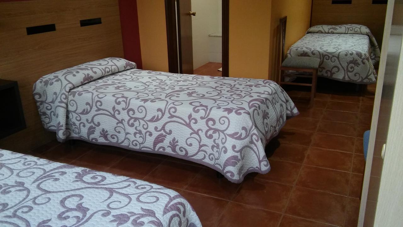 Hostal-Meson Vilasante Tríacastela Exteriör bild