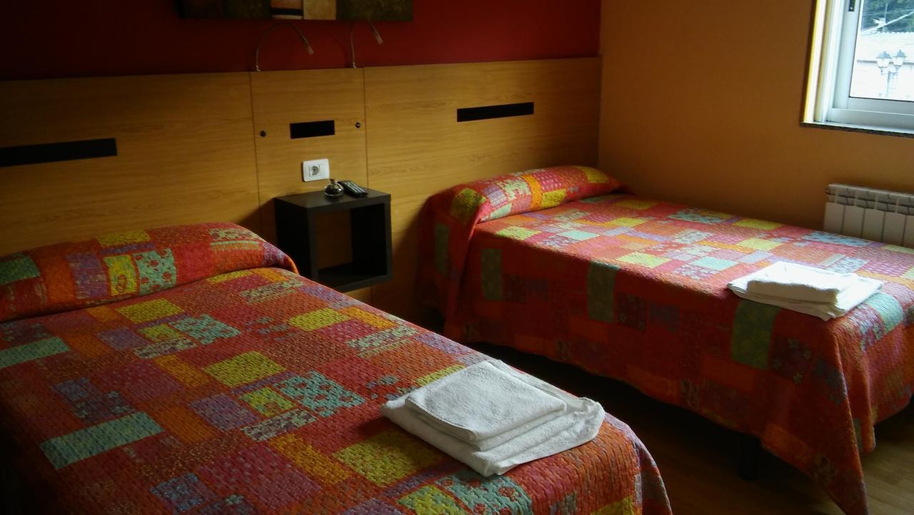 Hostal-Meson Vilasante Tríacastela Exteriör bild