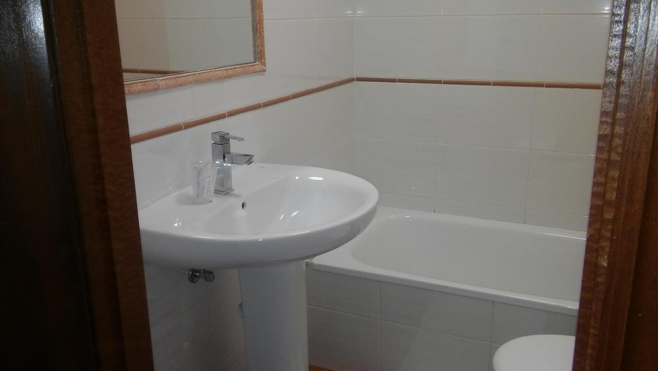 Hostal-Meson Vilasante Tríacastela Exteriör bild