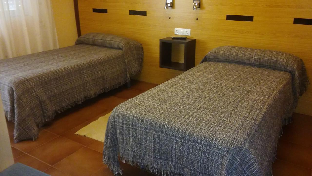 Hostal-Meson Vilasante Tríacastela Exteriör bild